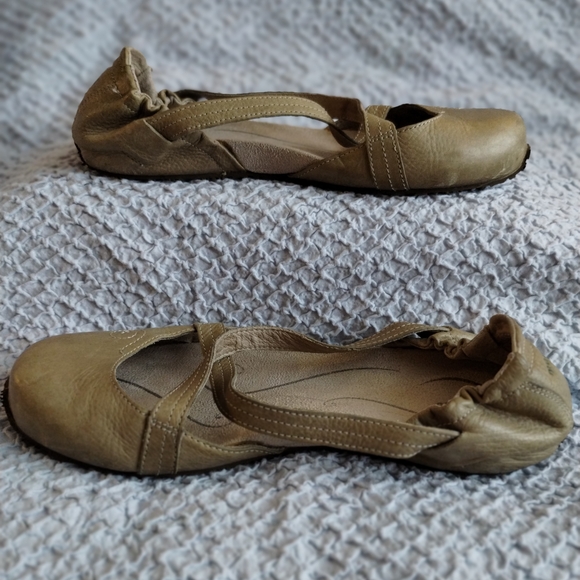 Womens Size 8 Ahnu Karma Latitude Beige - Picture 3 of 8